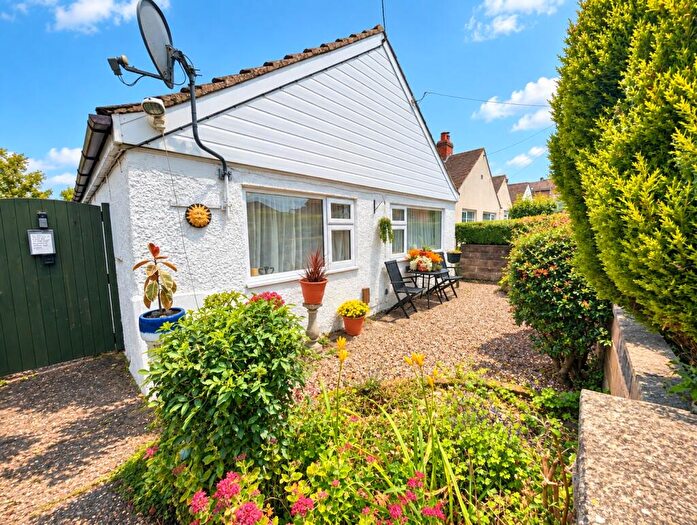 2 Bedroom Bungalow For Sale In Foxlands Close, Stoke-on-Trent, Staffordshire, ST2