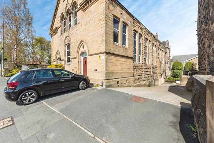 3 Bedroom Apartment For Sale In Bruntcliffe Road, Morley, Leeds, LS27