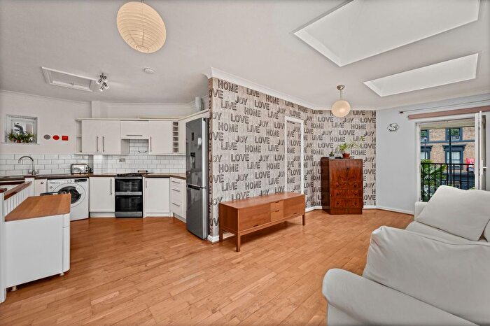 2 Bedroom Property For Sale In Blyth Close, Cubitt Town, E14
