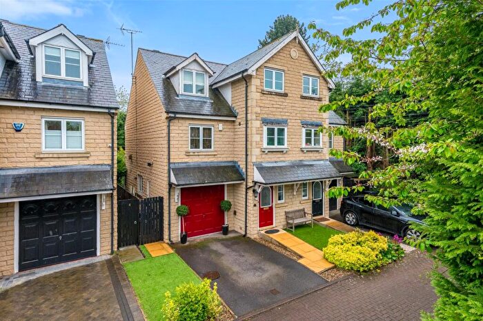 4 Bedroom Semi-Detached House For Sale In Keplestone Mews, Alwoodley, Leeds, LS17