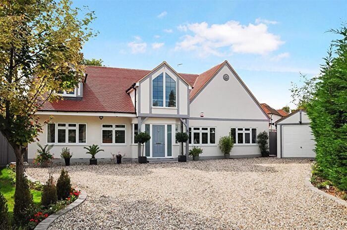 6 Bedroom Detached House For Sale In Weston Close, Hutton Burses, Brentwood, CM13