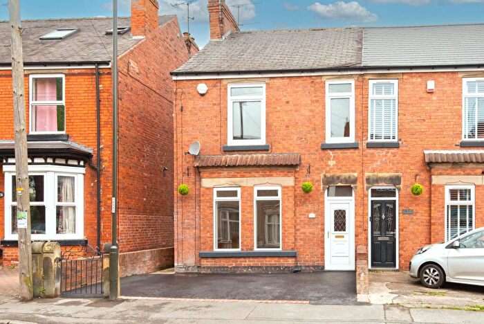 3 Bedroom Semi Detached House For Sale In Old Hall Road, Chesterfield, S40