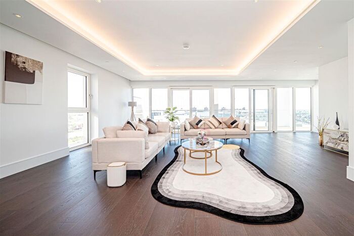 4 Bedroom Flat To Rent In Lincoln Apartments, Fountain Park Way, London, W12