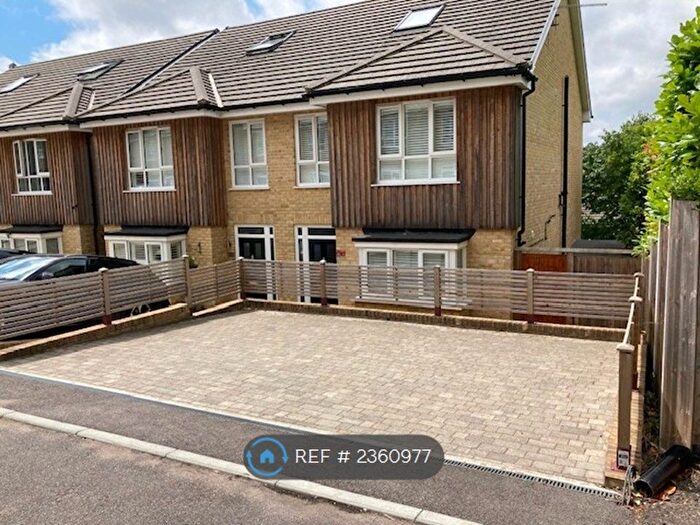 3 Bedroom Semi-Detached House To Rent In Sunningvale Close, Biggin Hill, Westerham, TN16