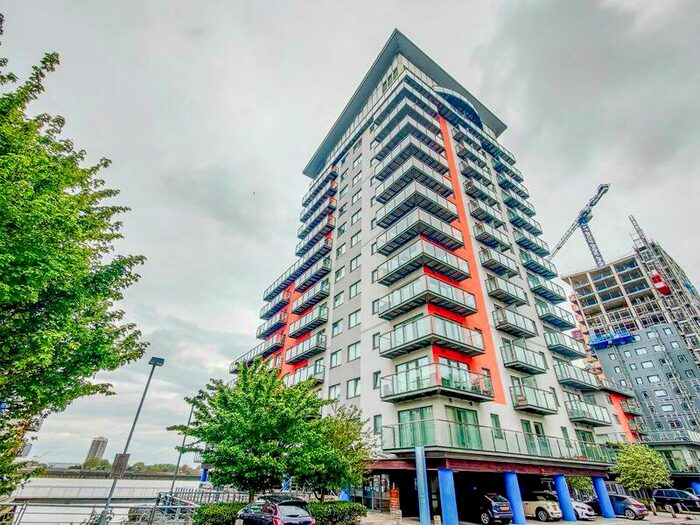 2 Bedroom Apartment To Rent In Mast Quay, Woolwich London, SE18