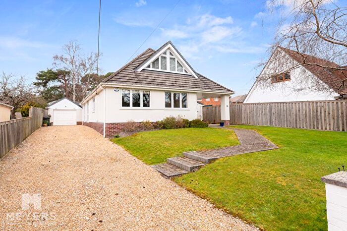 5 Bedroom Detached House For Sale In Elwood Close, Sandford, BH20
