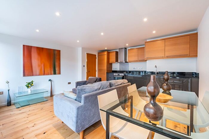 3 Bedroom Flat To Rent In John Islip Street, London, SW1P