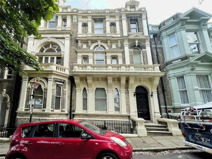 Flat To Rent In Castle Hill, Rochester, Kent, ME1