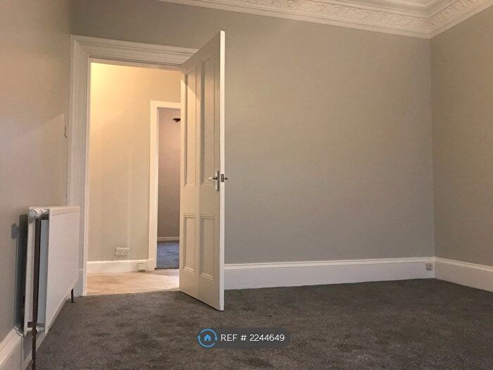 2 Bedroom Flat To Rent In Clepington Road, Dundee, DD3