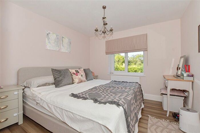 3 Bedroom Semi-detached House For Sale In Rothermead, Mayfield, East Sussex, TN20