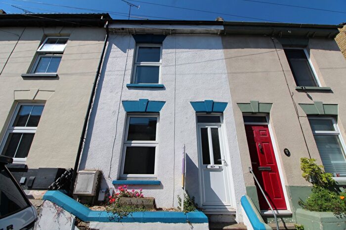2 Bedroom Terraced House To Rent In Rose Street, Rochester, ME1