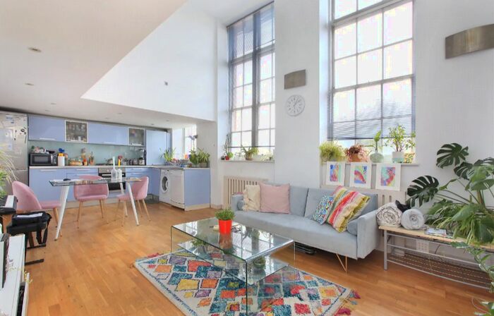 2 Bedroom Maisonette To Rent In Gatton Rd, Tooting Broadway, London, SW17