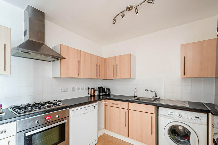 2 Bedroom Apartment For Sale In Triangle Road, E8