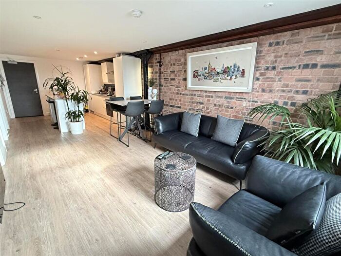 2 Bedroom Apartment For Sale In Wetmore Road, Burton-On-Trent, DE14