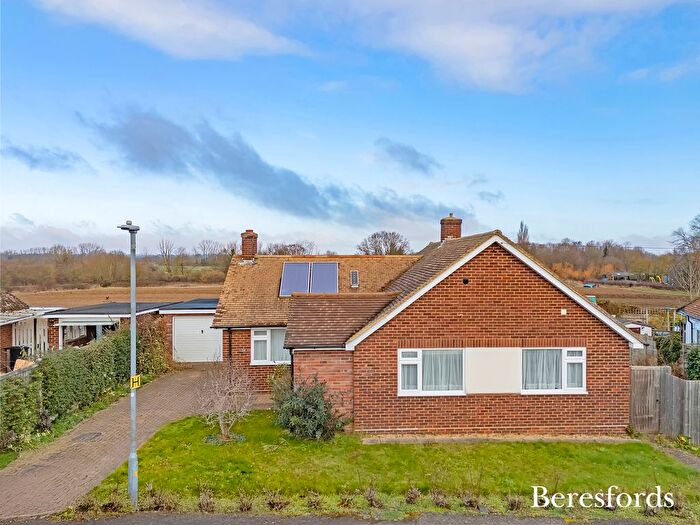 3 Bedroom Bungalow For Sale In Mayfield Road, Writtle, CM1