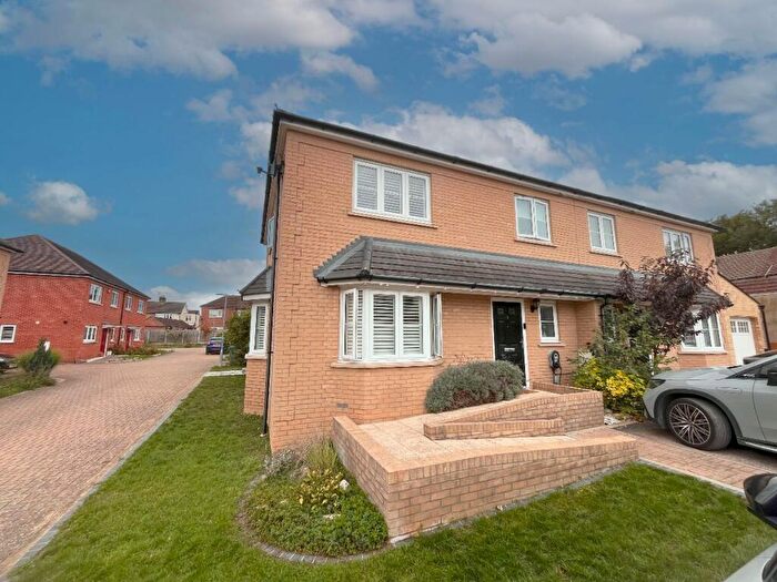 3 Bedroom Semi-Detached House For Sale In Reginald Road, Romford, RM3