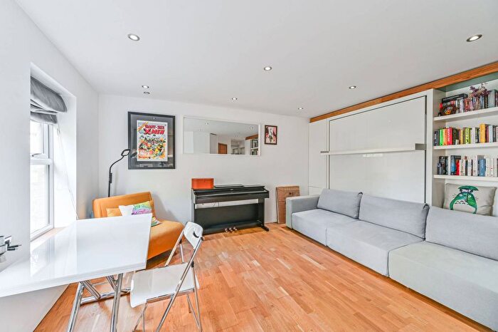 1 Bedroom Flat For Sale In Wycherley Close, Blackheath, London, SE3