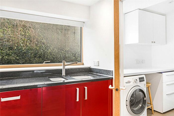 2 Bedroom Apartment To Rent In Contemporary -Bedroom, -Bathroom Apartment In Central Oxford, OX1