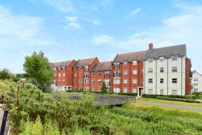 2 Bedroom Flat To Rent In Ashville Way, Wokingham, RG41