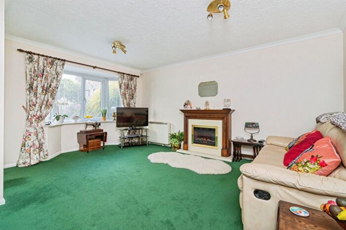 3 Bedroom End Terrace House For Sale In Foxhollows, Newton Abbot, TQ12