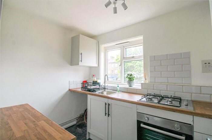 2 Bedroom Apartment To Rent In East India Way, Croydon, CR0