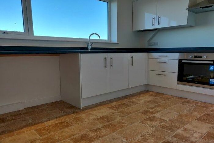 2 Bedroom Flat To Rent In Kingsway Avenue, Paignton, TQ4