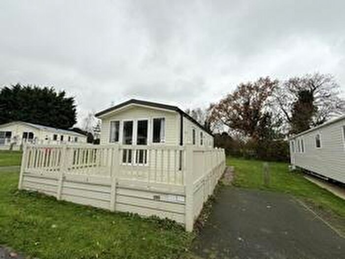 2 Bedroom Park Home For Sale In Breydon Water Holiday Park, NR31