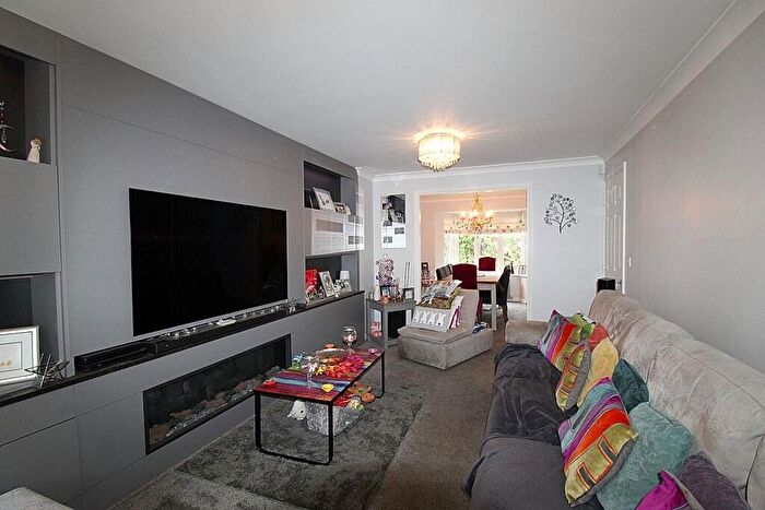 4 Bedroom Detached House For Sale In Middlewood Drive, Scholes, Rotherham, S61