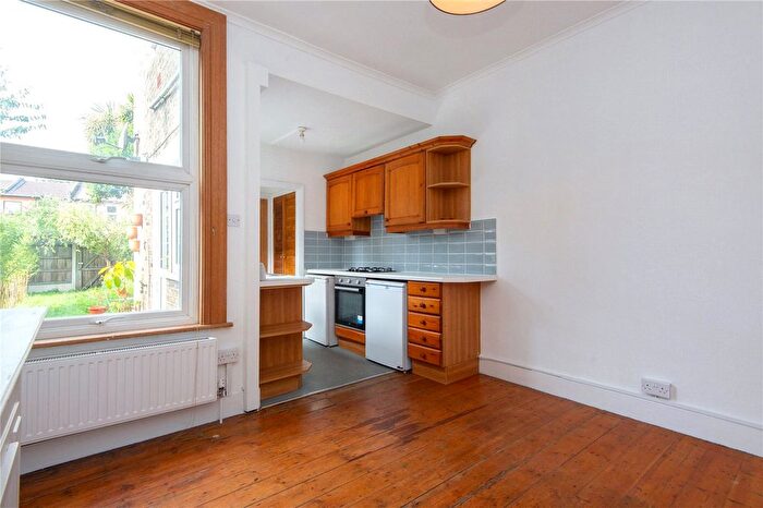 2 Bedroom Flat For Sale In Markhouse Road, Walthamstow, London, E17