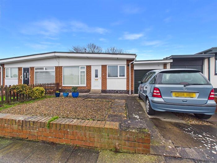 2 Bedroom Bungalow For Sale In Langdale, Whitley Bay, NE25