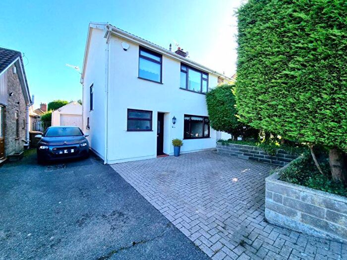 3 Bedroom Semi-Detached House For Sale In Springfield Road, Hengoed, CF82