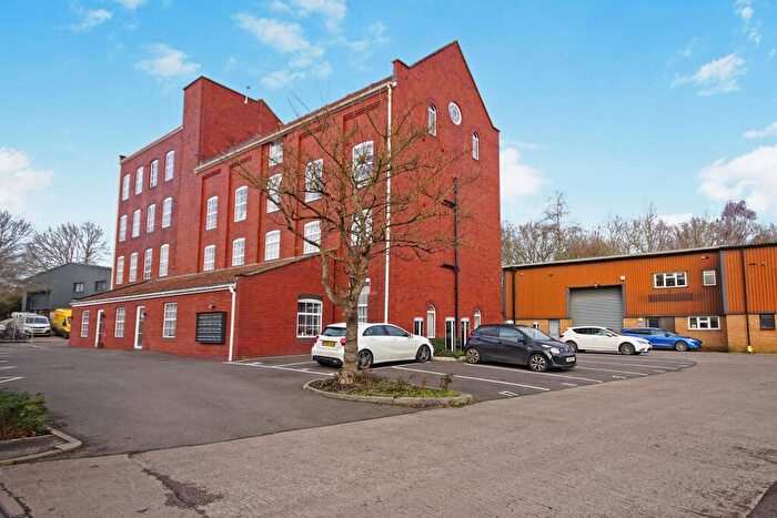 1 Bedroom Flat To Rent In Chapel Mill, Chapel Lane, Warmley, BS15