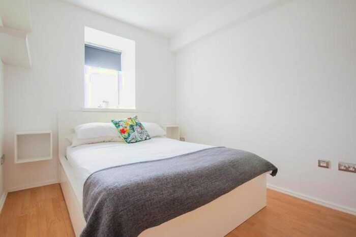 2 Bedroom Flat To Rent In Breadalbane Street, Edinburgh, EH6