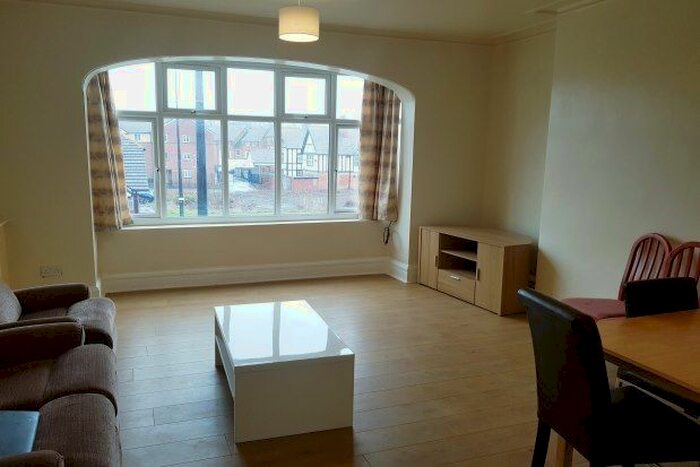 2 Bedroom Flat To Rent In Bolton Road, Manchester, M28