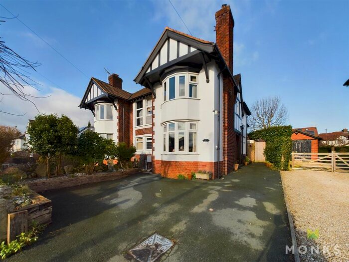 3 Bedroom Semi-Detached House For Sale In Park Drive, Oswestry, SY11