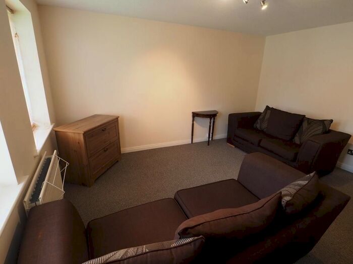 2 Bedroom Flat To Rent In Lancelot Court, Victoria Dock, Hull, HU9