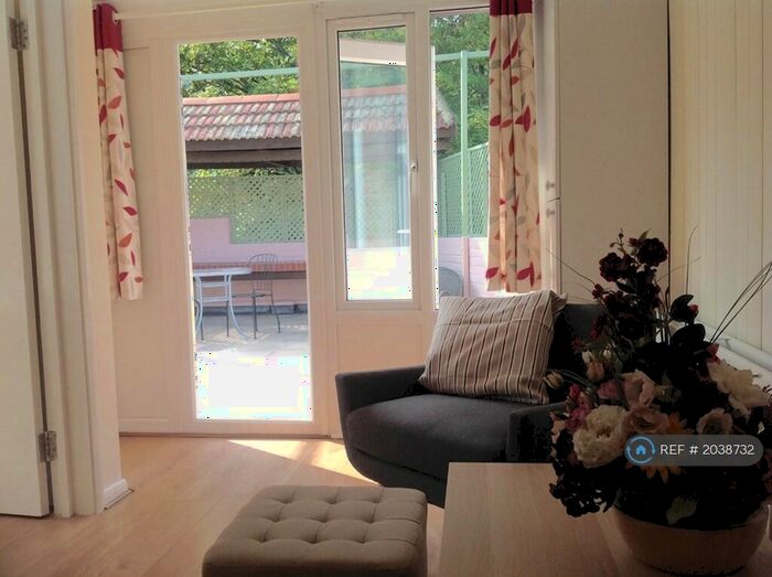 2 Bedroom Flat To Rent In Caledonian Road, London, N1