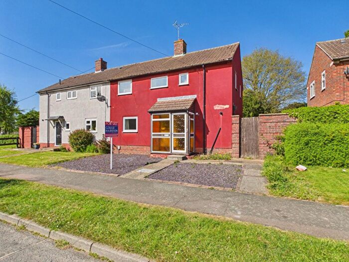 3 Bedroom Semi Detached House For Sale In Warwick Road, Kennington, Ashford, TN24