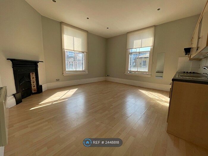 1 Bedroom Flat To Rent In Canute Castle, Southampton, SO14