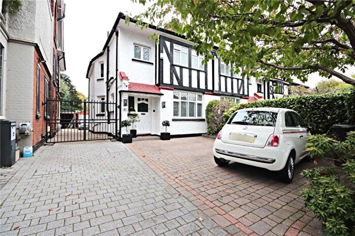 3 Bedroom Semi-Detached House For Sale In Park Avenue, Enfield, Middlesex, EN1