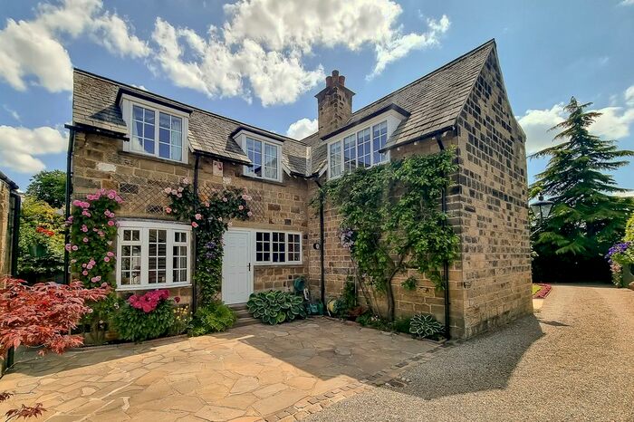 4 Bedroom Detached House For Sale In Tentergate Lane, Knaresborough, HG5