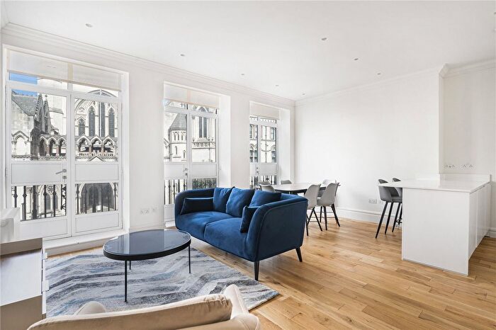 3 Bedroom Flat To Rent In Strand, London, WC2R