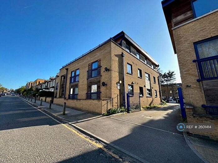 2 Bedroom Flat To Rent In Victoria Way, Charlton, SE7