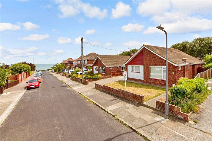 3 Bedroom Detached Bungalow For Sale In Palmerston Avenue, Broadstairs, Kent, CT10