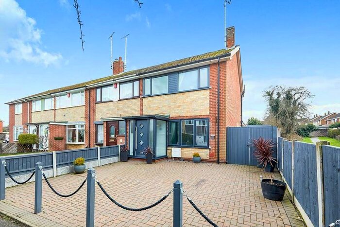 3 Bedroom End Of Terrace House To Rent In Hornbrook Close, Burton-On-Trent, Staffordshire, DE13