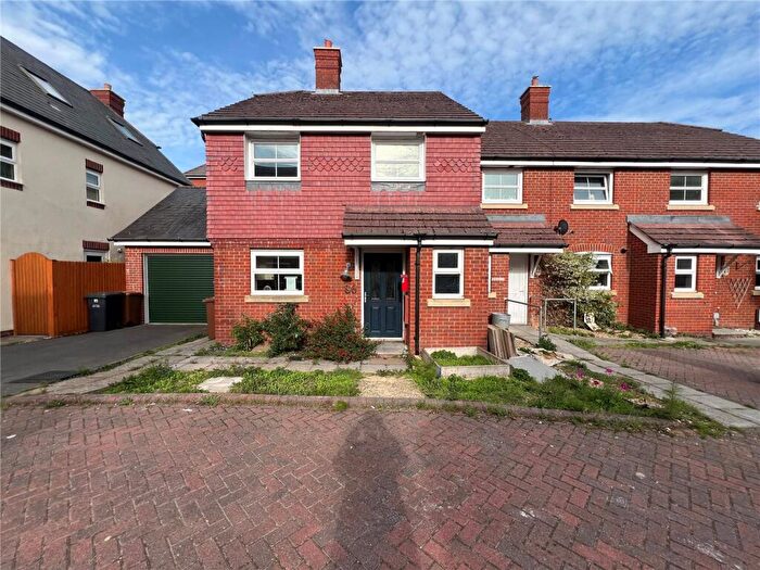 3 Bedroom End Of Terrace House For Sale In Withy Close, Romsey, Hampshire, SO51