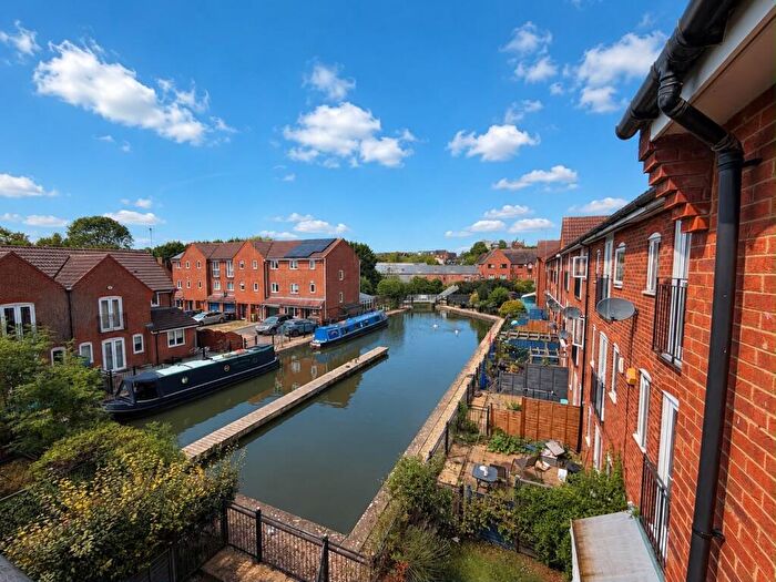 2 Bedroom Apartment To Rent In Saracens Wharf, MK2
