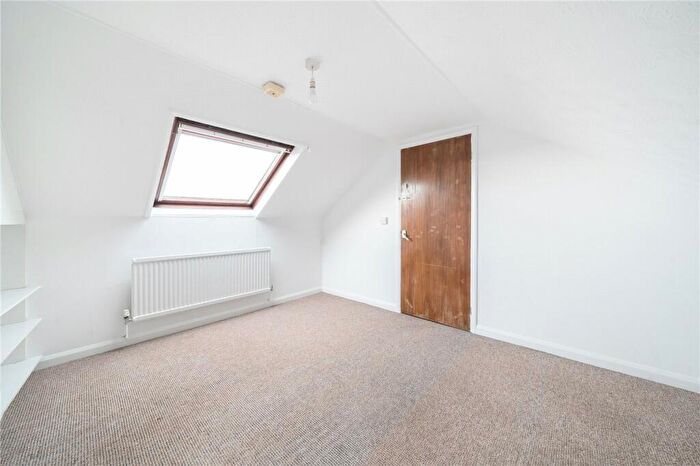 2 Bedroom Bungalow For Sale In Exwick Hill, Exeter, Devon, EX4