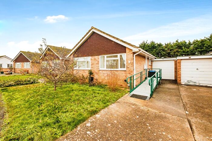 2 Bedroom Bungalow For Sale In Burrell Avenue, Lancing, BN15