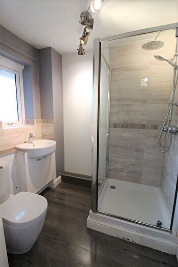 2 Bedroom Flat To Rent In Mckay Avenue, Torquay, TQ1